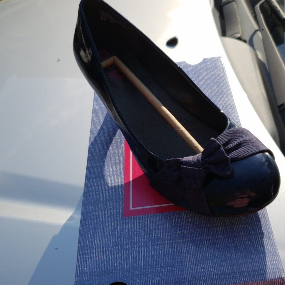 Comfort fit navy blue heels size 8wd